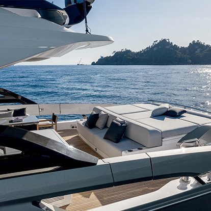 Lapitec among the technologies on board Azimut Grande S8 | Projects Lapitec